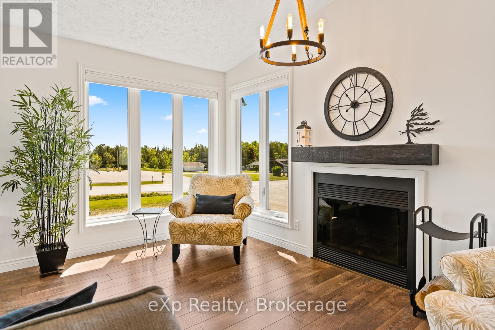 900 Berford Street, South Bruce Peninsula, Ontario  N0H 2T0 - Photo 8 - X12934088