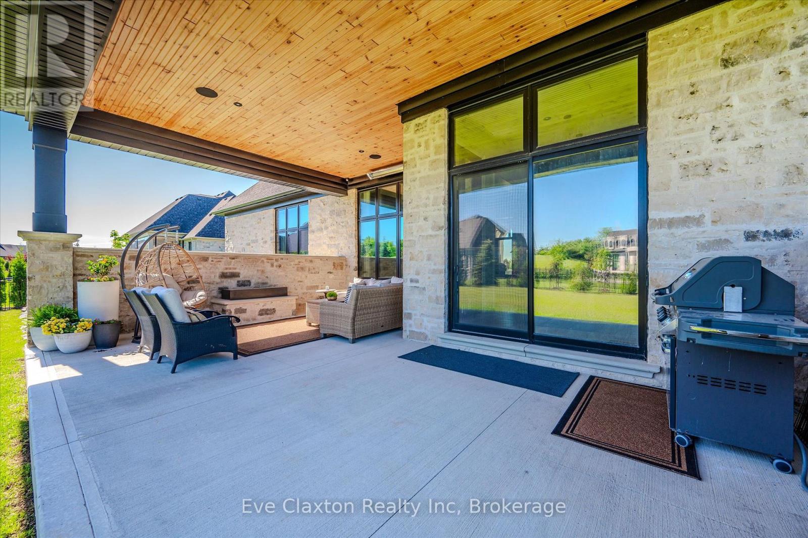 112 Heritage Lake Drive, Puslinch, Ontario  N0B 2J0 - Photo 41 - X12934126