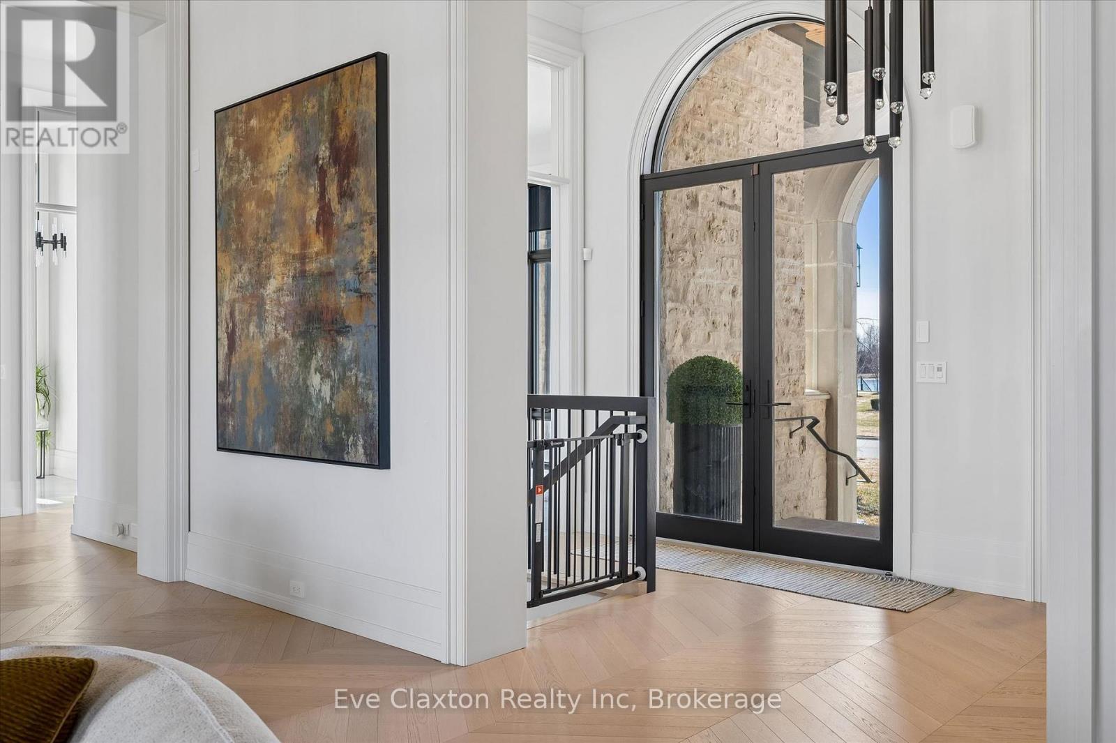 112 Heritage Lake Drive, Puslinch, Ontario  N0B 2J0 - Photo 5 - X12934126