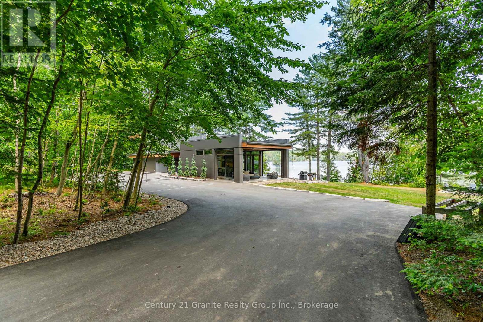 1085 Grace Road, Minden Hills, Ontario  K0M 2K0 - Photo 3 - X12934162