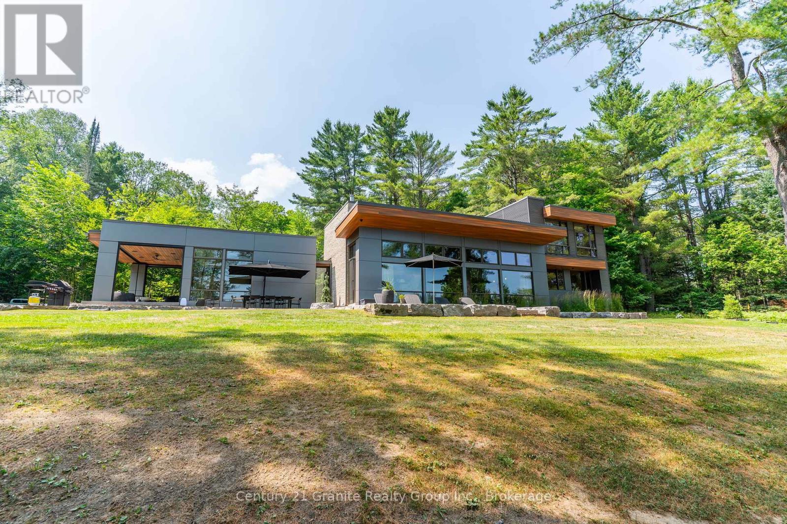 1085 Grace Road, Minden Hills, Ontario  K0M 2K0 - Photo 37 - X12934162