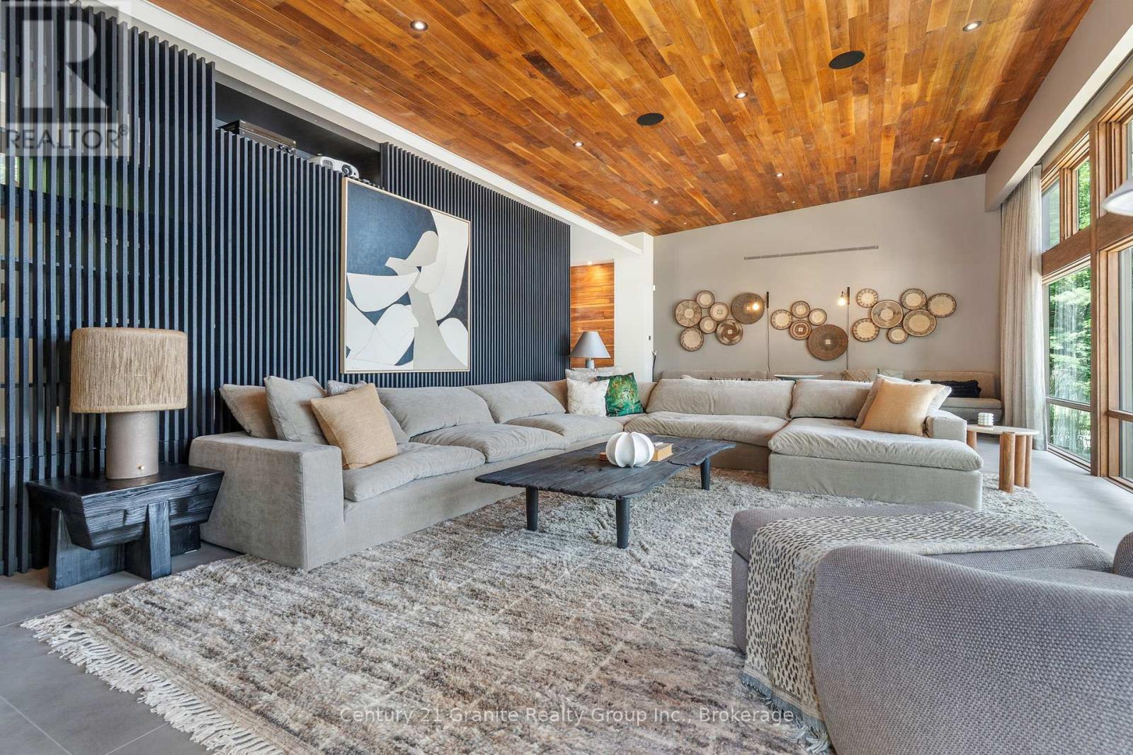 1085 Grace Road, Minden Hills, Ontario  K0M 2K0 - Photo 9 - X12934162