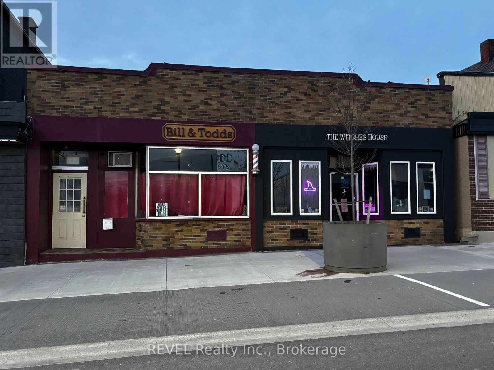 77-81 Jarvis Street, Fort Erie, Ontario L2A 2S3 - Photo 2 - X12919018