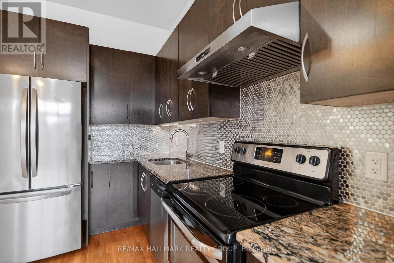 210 - 682 Churchill Avenue N, Ottawa, Ontario  K1Z 5G5 - Photo 8 - X12890732