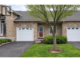 26 MANITOULIN Trail, Glanbrook, Ontario