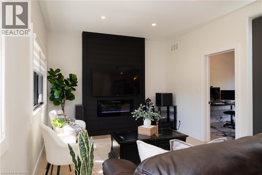 40 Varadi Avenue, Brantford, Ontario  N3R 3N3 - Photo 14 - 40811249