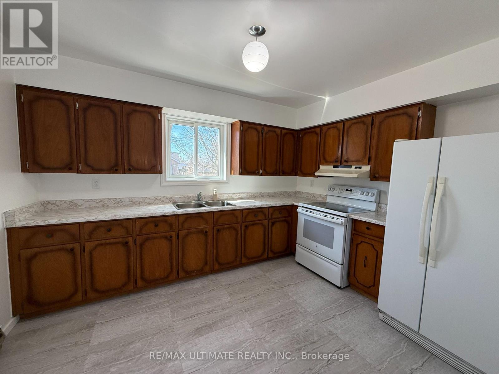 Main - 43 Chapman Avenue, Toronto, Ontario  M4B 1C6 - Photo 13 - E12934178