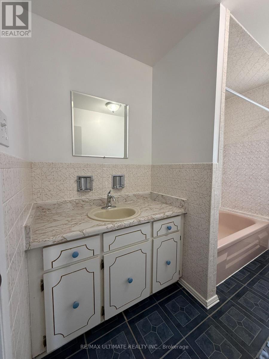 Main - 43 Chapman Avenue, Toronto, Ontario  M4B 1C6 - Photo 16 - E12934178