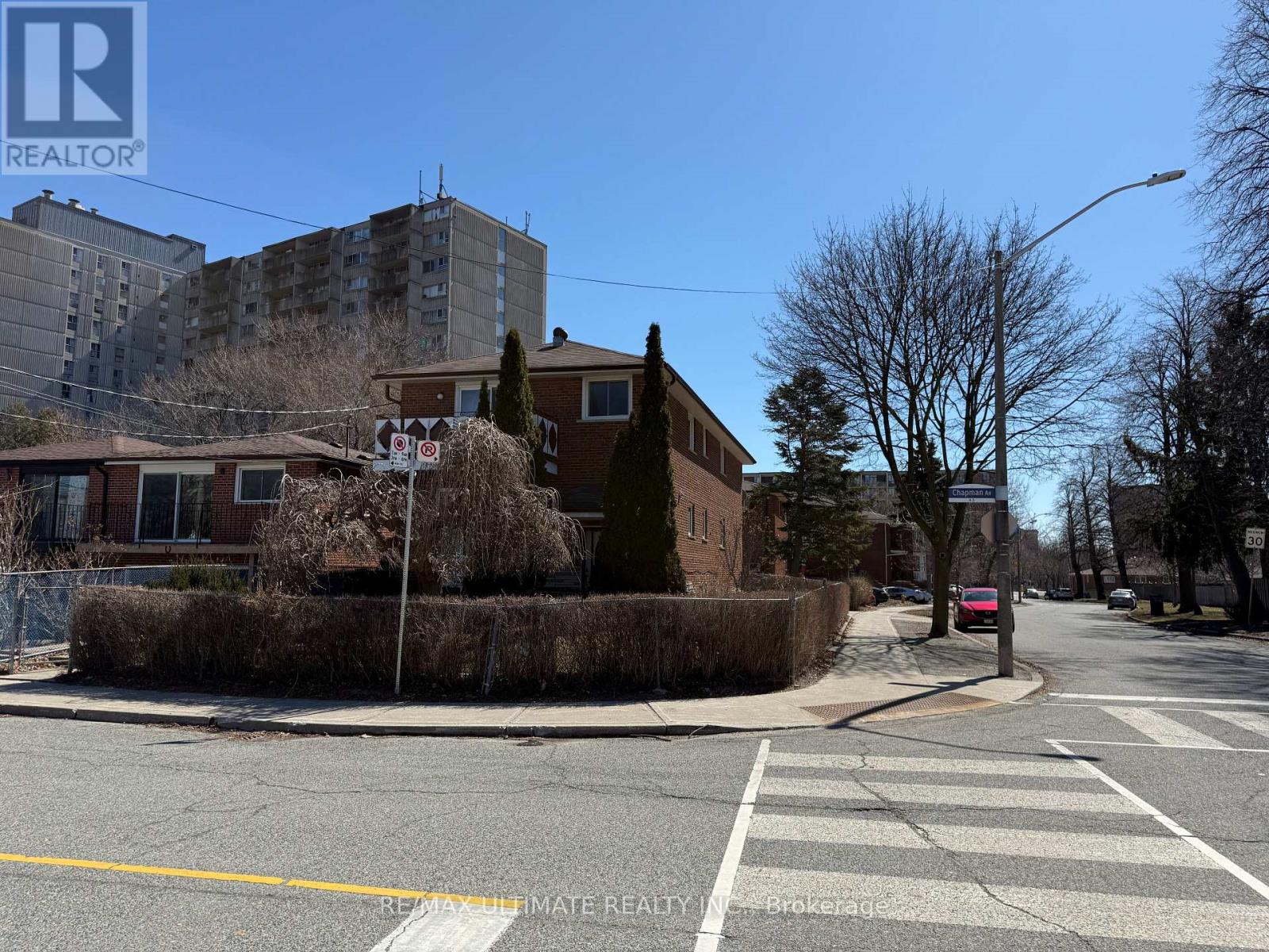 Main - 43 Chapman Avenue, Toronto, Ontario  M4B 1C6 - Photo 3 - E12934178