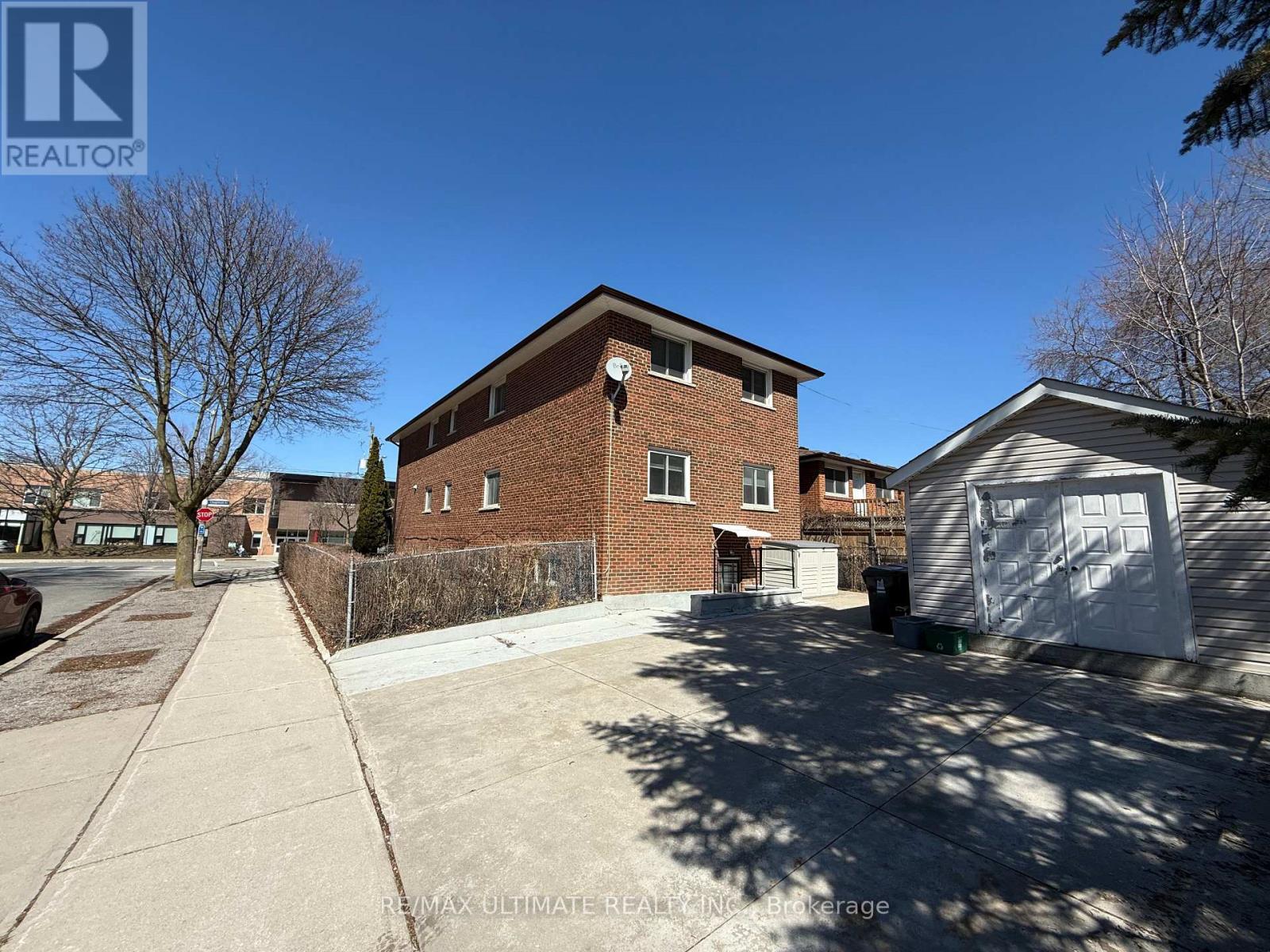 Main - 43 Chapman Avenue, Toronto, Ontario  M4B 1C6 - Photo 6 - E12934178