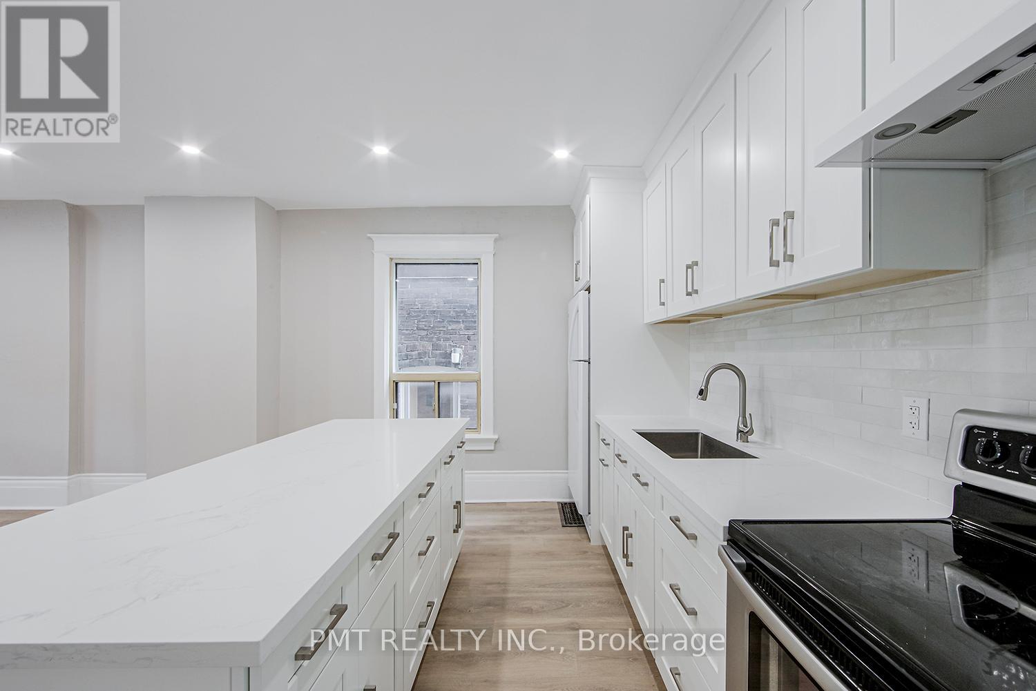 Main - 25 Sandford Avenue, Toronto, Ontario M4L 2E6 - Photo 11 - E12934218