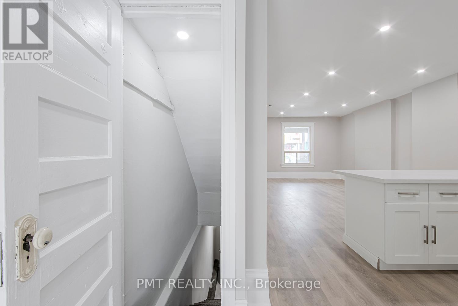 Main - 25 Sandford Avenue, Toronto, Ontario M4L 2E6 - Photo 13 - E12934218