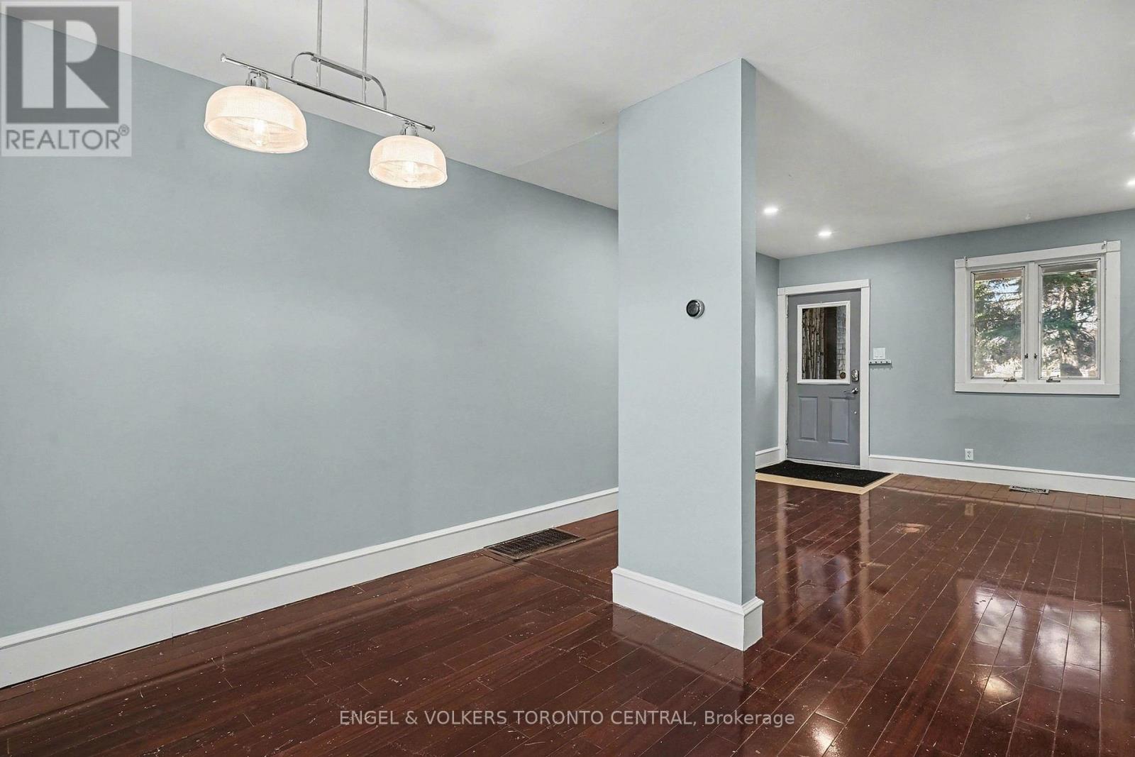 179 Coleman Avenue, Toronto, Ontario  M4C 1P9 - Photo 10 - E12887976