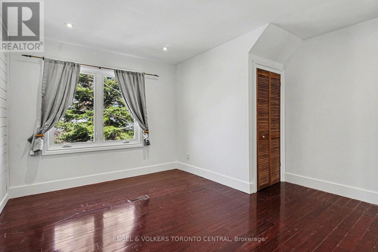 179 Coleman Avenue, Toronto, Ontario  M4C 1P9 - Photo 17 - E12887976