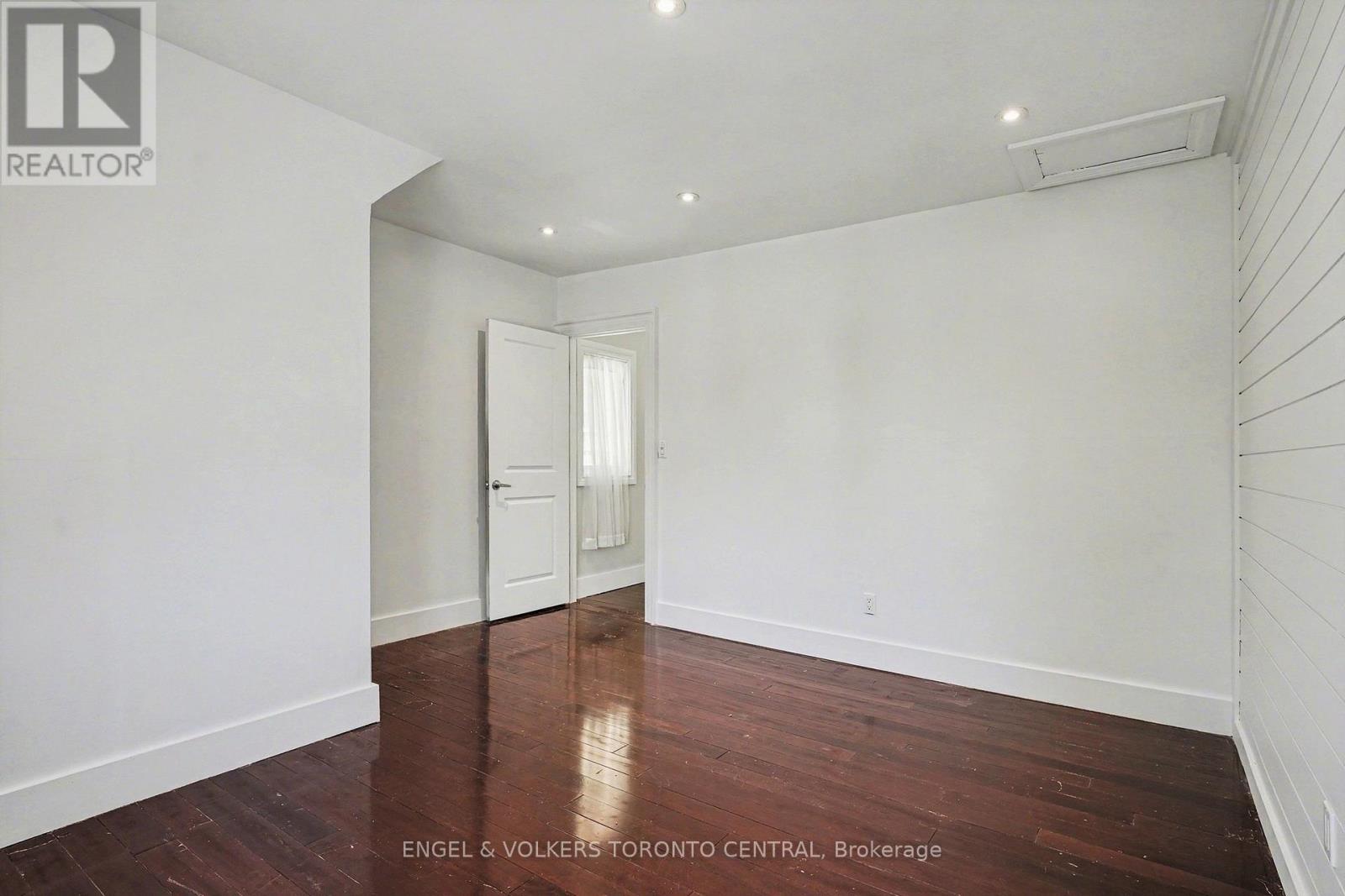 179 Coleman Avenue, Toronto, Ontario  M4C 1P9 - Photo 18 - E12887976