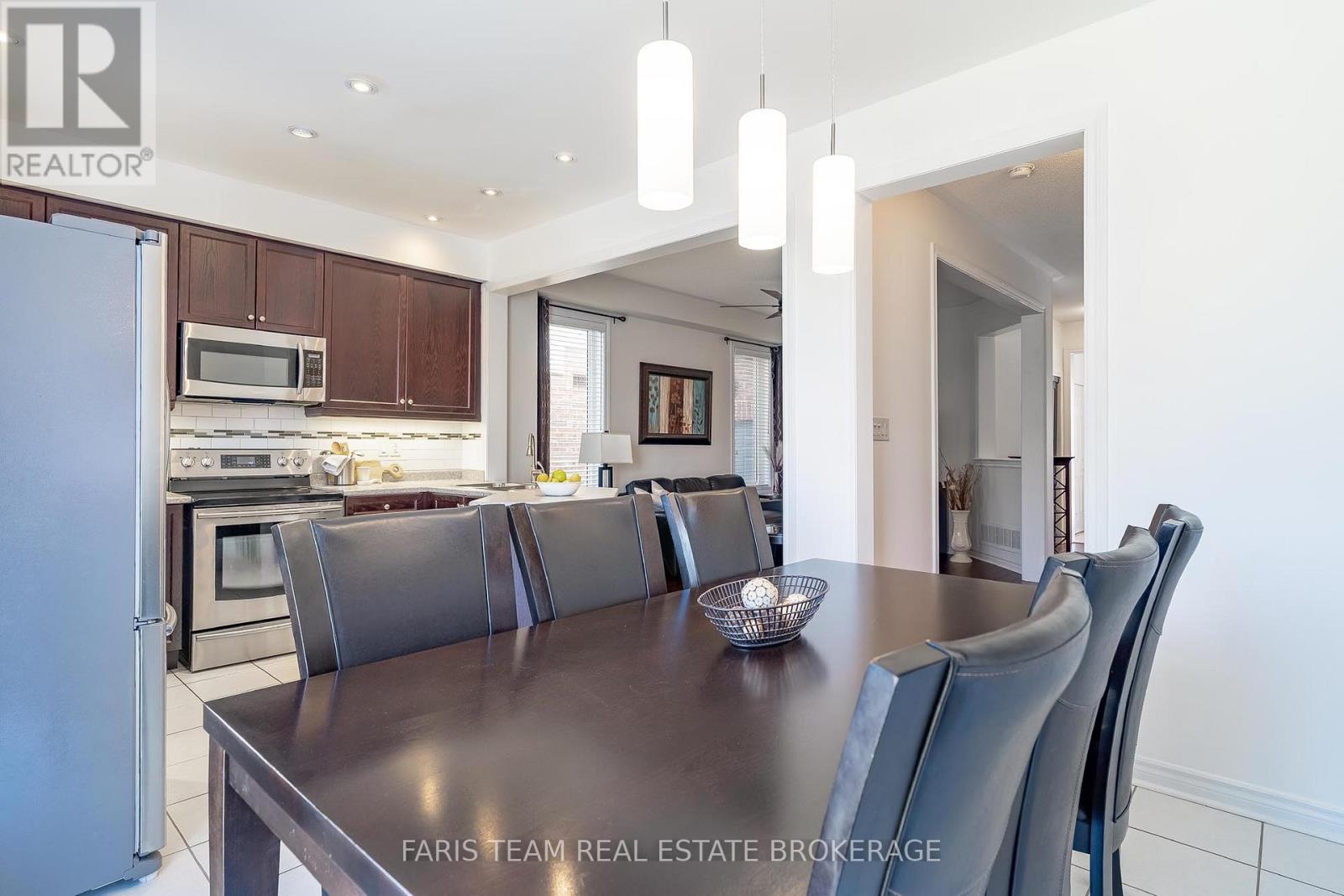 93 Collier Crescent, Essa, Ontario  L3W 0M8 - Photo 12 - N12934116