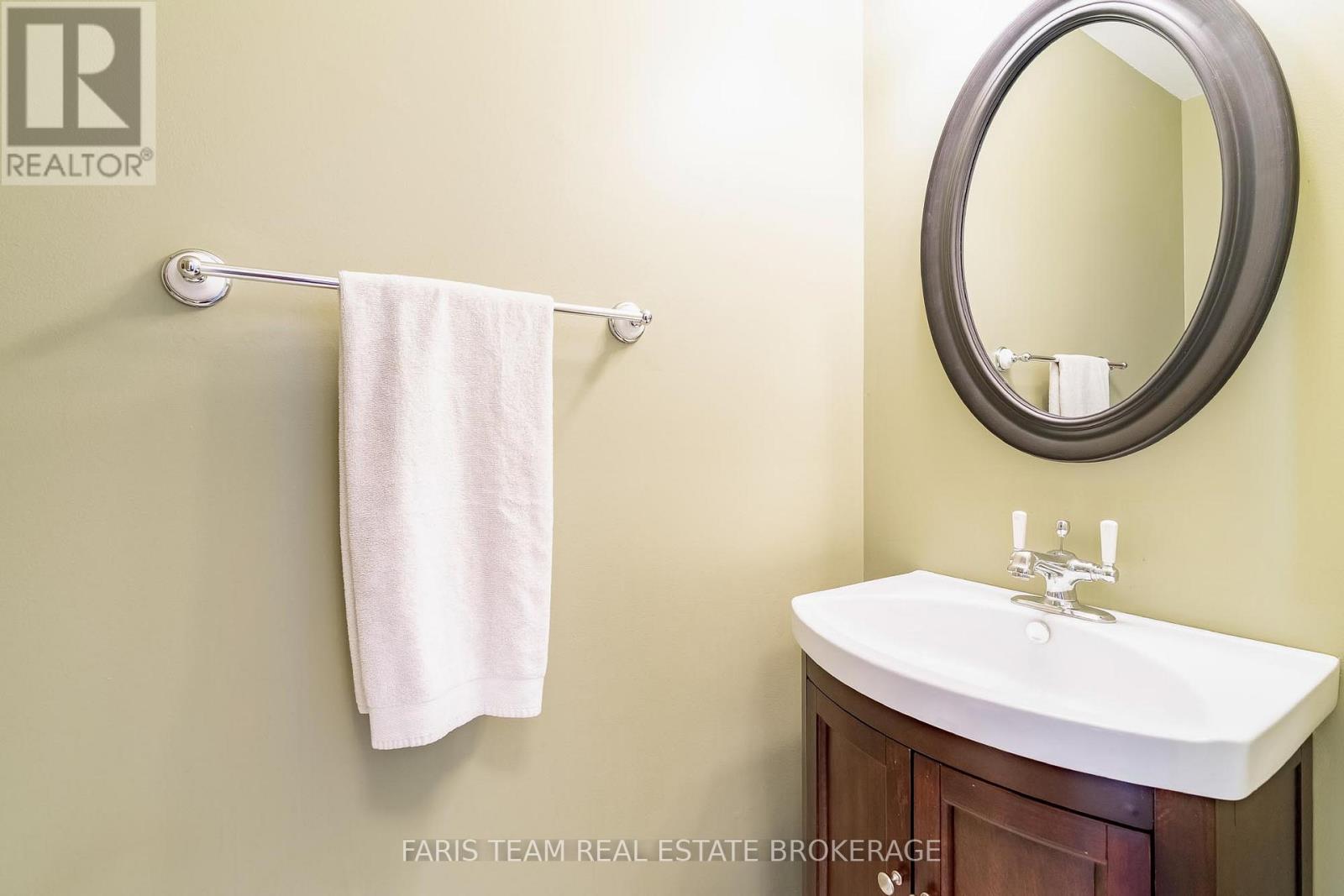 93 Collier Crescent, Essa, Ontario  L3W 0M8 - Photo 16 - N12934116