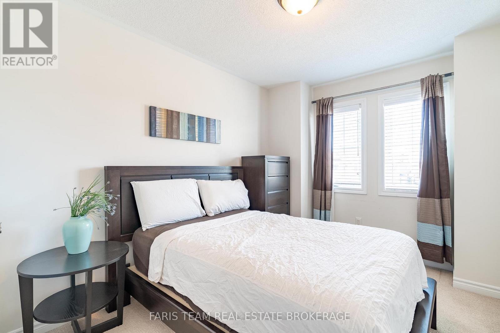 93 Collier Crescent, Essa, Ontario  L3W 0M8 - Photo 19 - N12934116