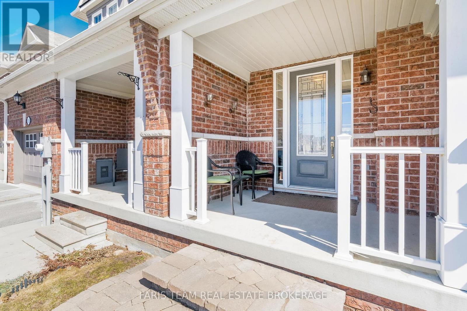 93 Collier Crescent, Essa, Ontario  L3W 0M8 - Photo 4 - N12934116