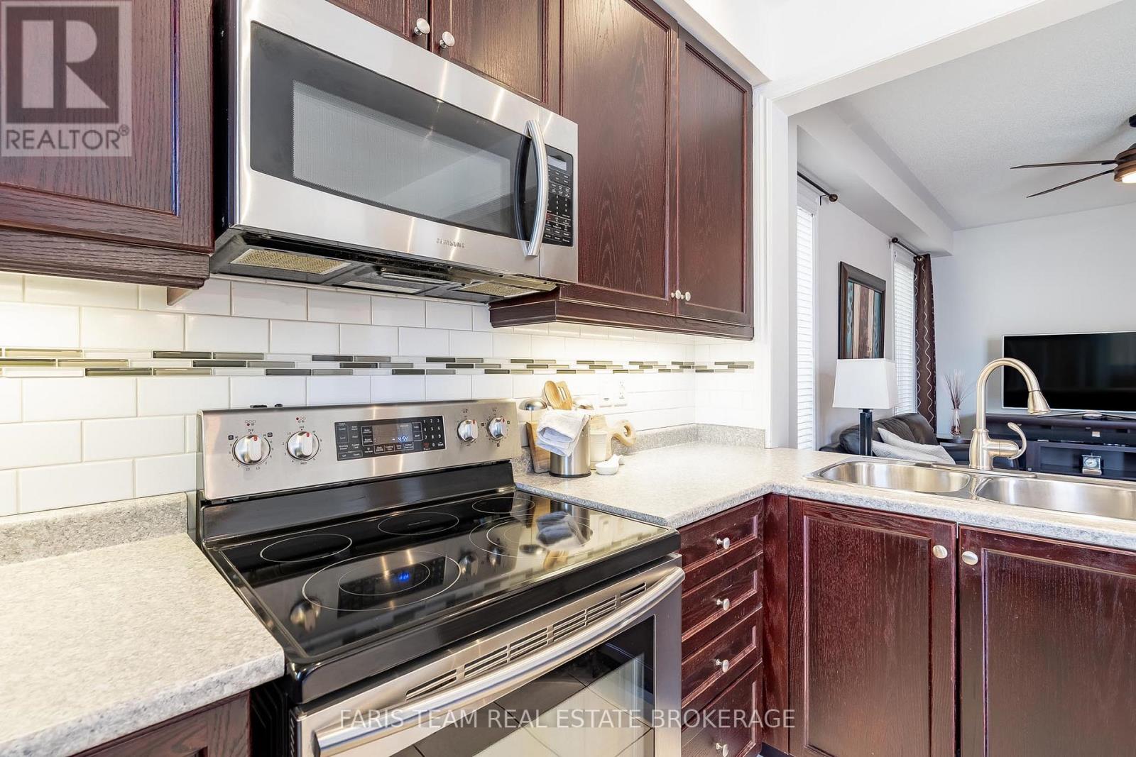 93 Collier Crescent, Essa, Ontario  L3W 0M8 - Photo 8 - N12934116