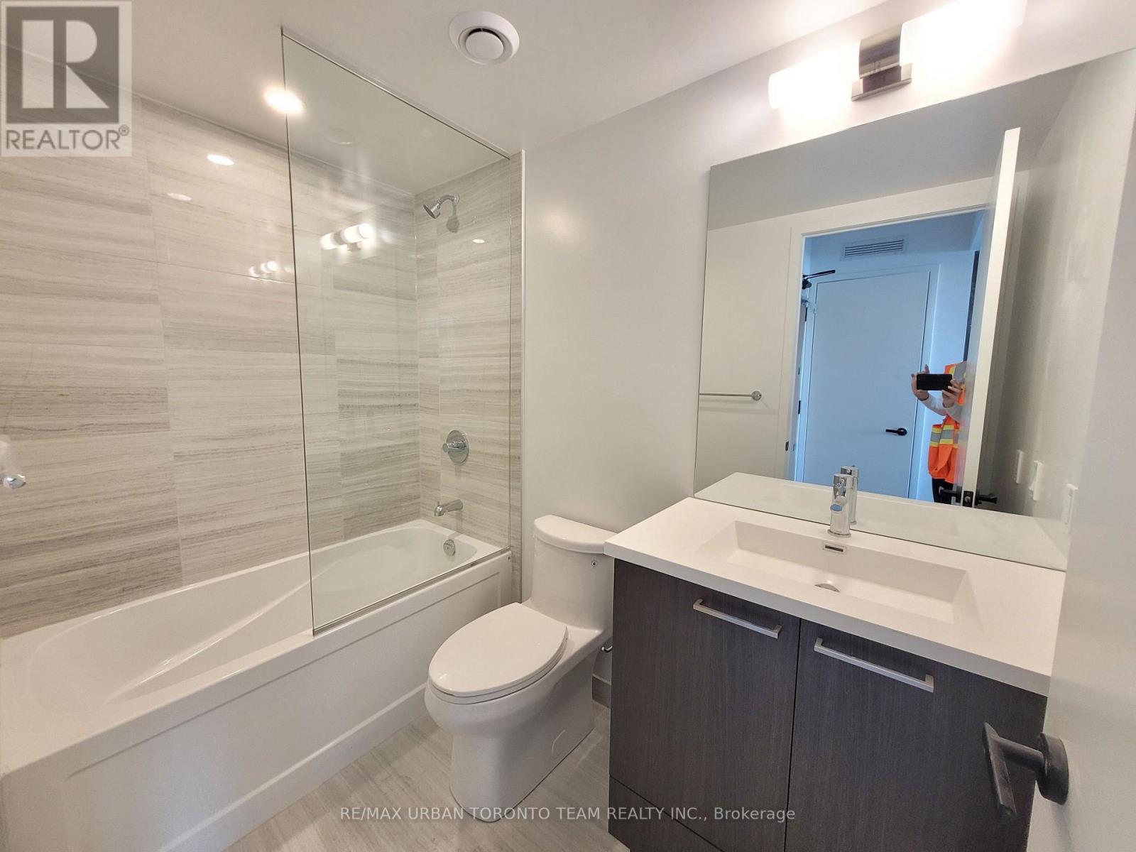 712 - 195 Commerce Street, Vaughan, Ontario  L4K 5Z7 - Photo 12 - N12934224