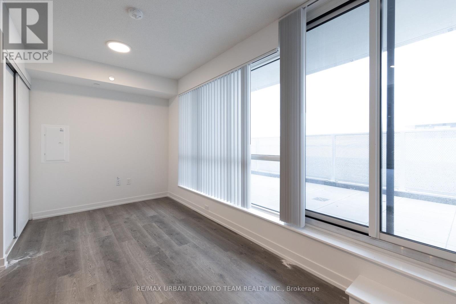 712 - 195 Commerce Street, Vaughan, Ontario  L4K 5Z7 - Photo 5 - N12934224