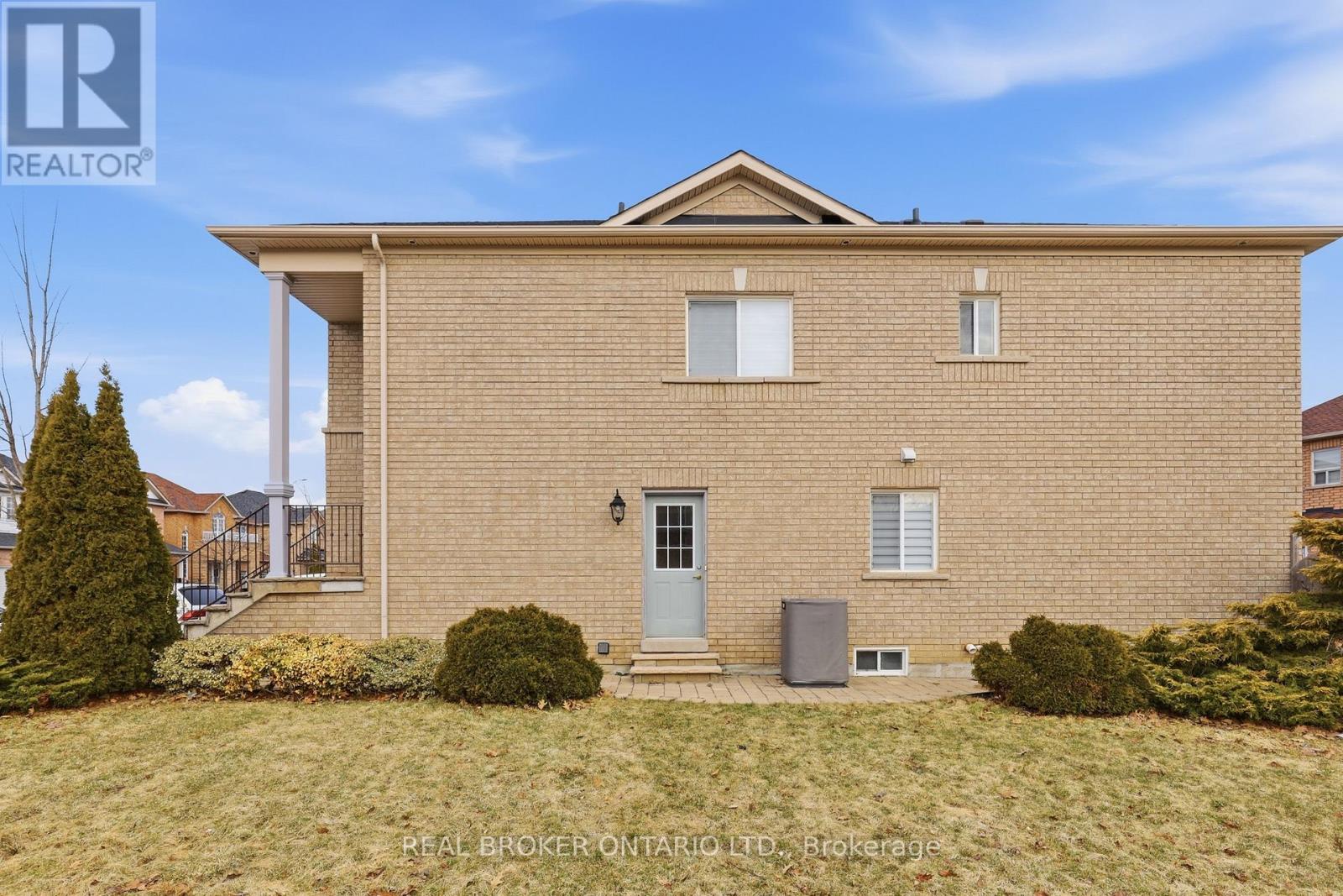 Main - 2 Sir Jacobs Crescent, Brampton, Ontario  L7A 3T4 - Photo 16 - W12924810