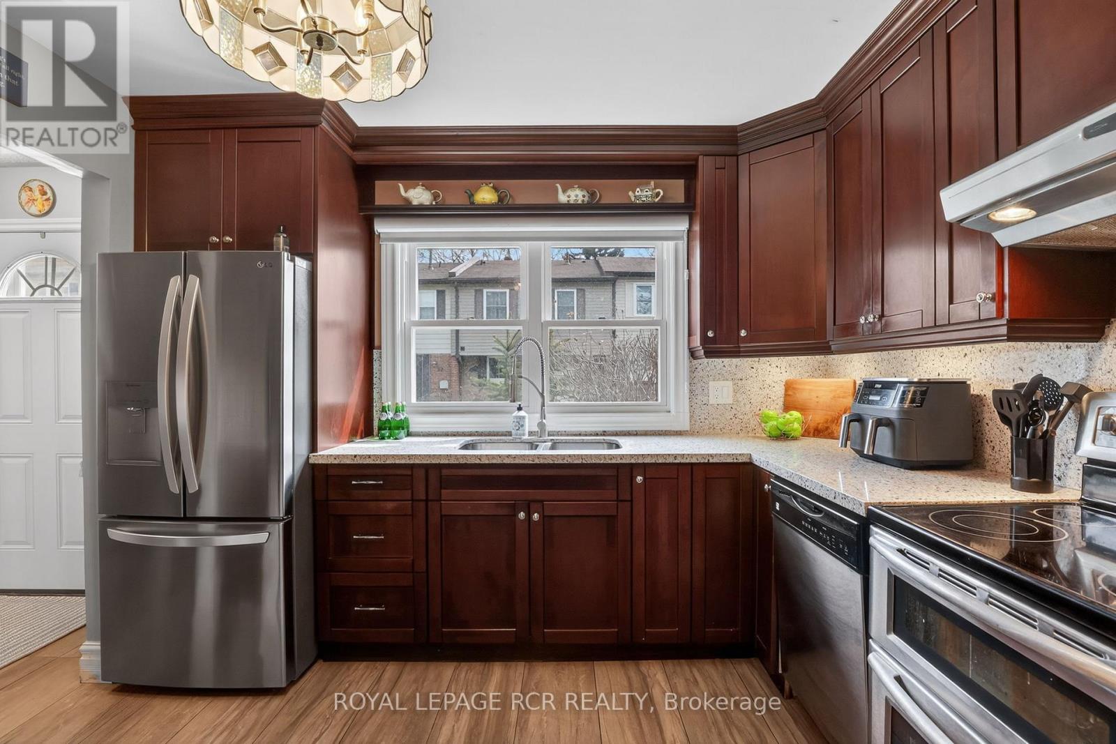 12 - 2825 Gananoque Drive, Mississauga, Ontario  L5N 1V6 - Photo 9 - W12934138