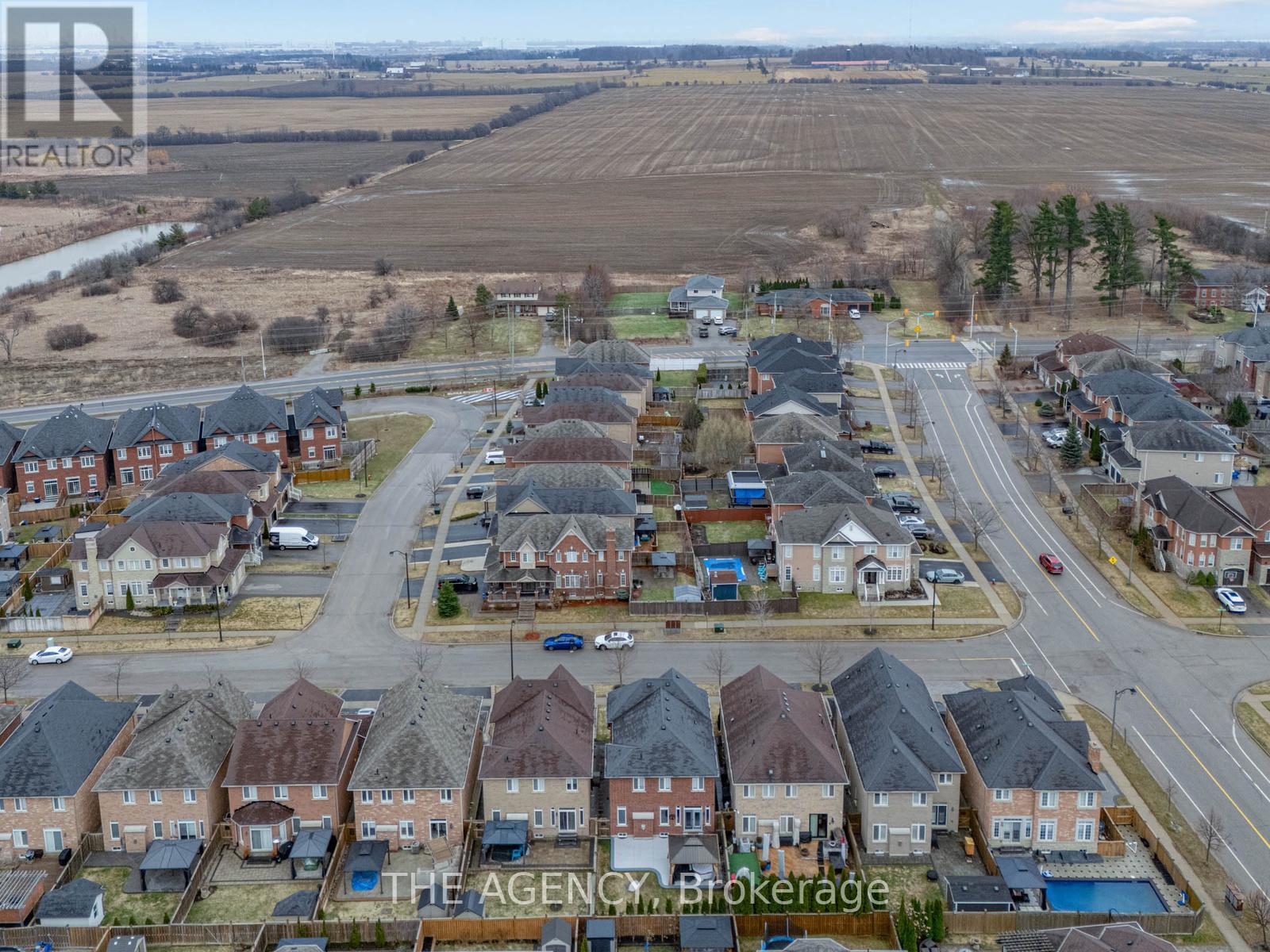 57 Morningside Drive, Halton Hills, Ontario  L7G 0H6 - Photo 4 - W12934196