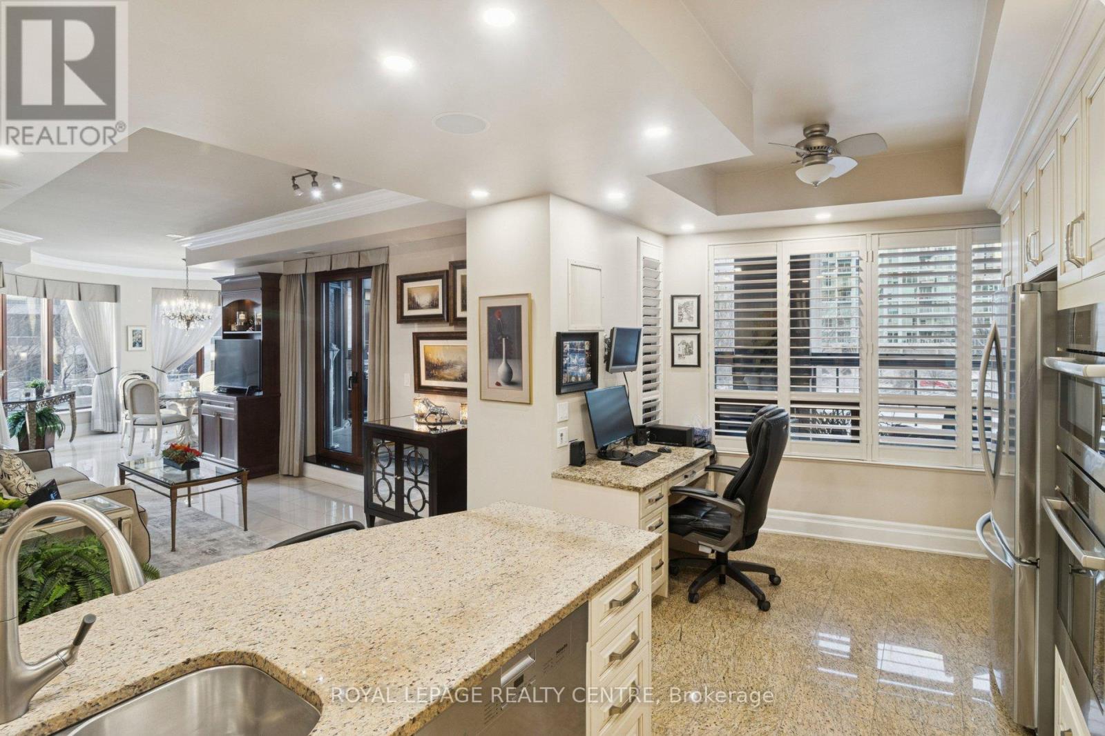 220 - 2095 Lake Shore Boulevard W, Toronto, Ontario  M8V 4G4 - Photo 11 - W12934214