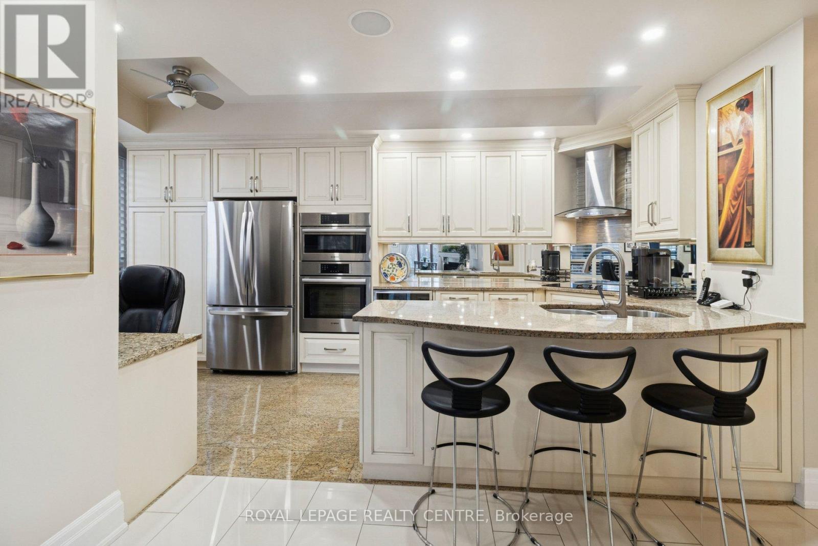 220 - 2095 Lake Shore Boulevard W, Toronto, Ontario  M8V 4G4 - Photo 12 - W12934214