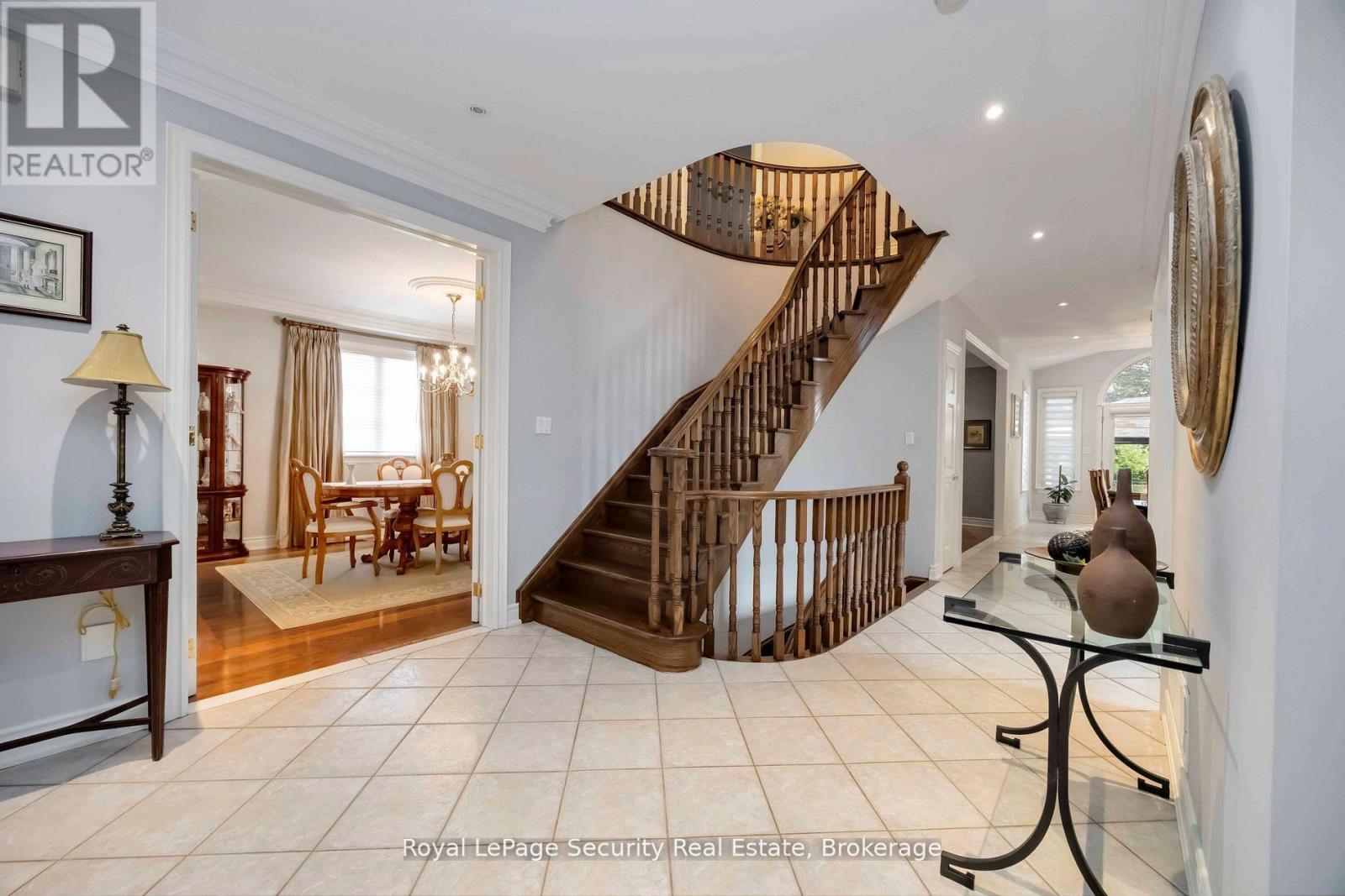 27 Gaydon Avenue, Toronto (Humberlea-Pelmo Park), Ontario  M9M 1G6 - Photo 15 - W12934222