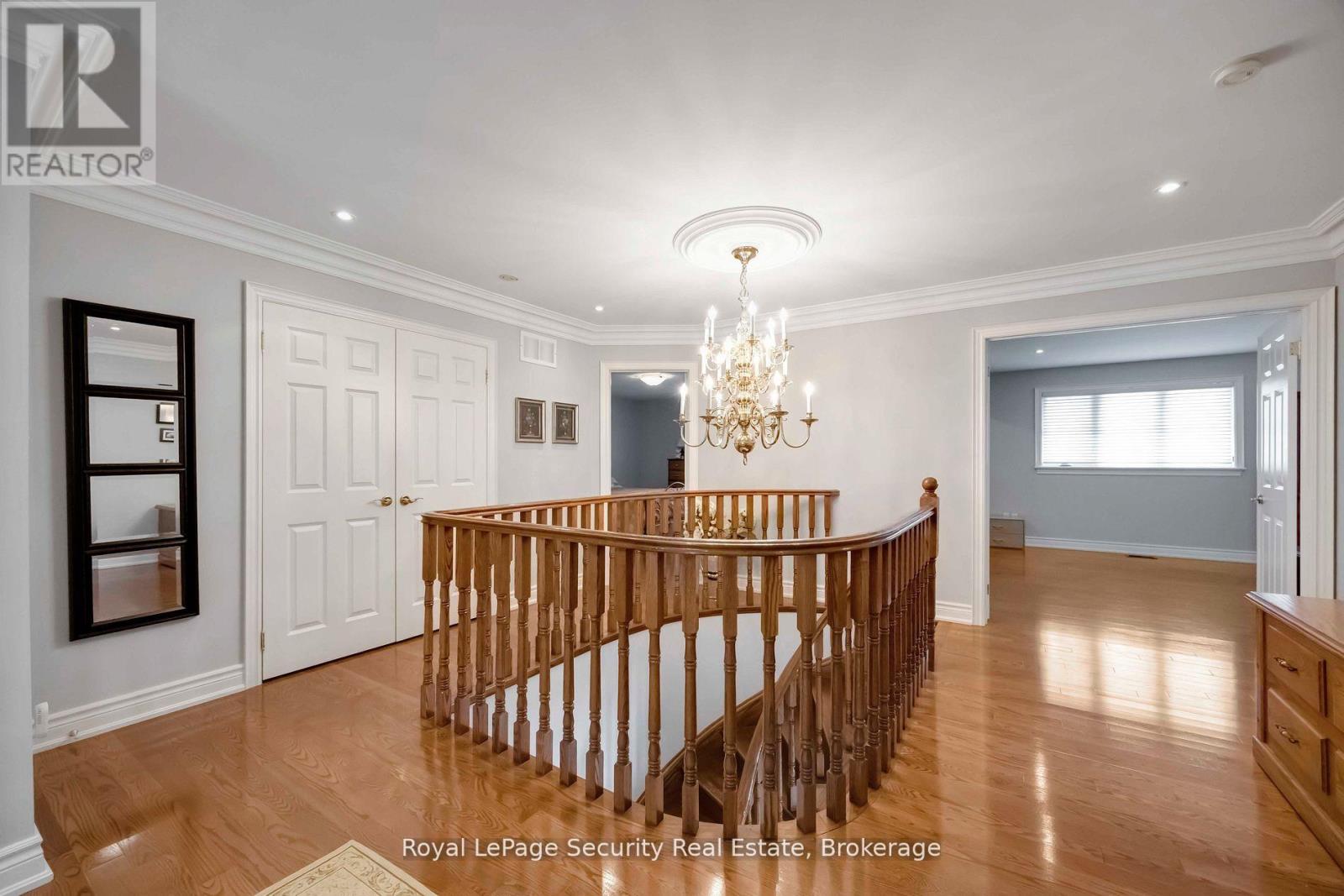 27 Gaydon Avenue, Toronto (Humberlea-Pelmo Park), Ontario  M9M 1G6 - Photo 16 - W12934222