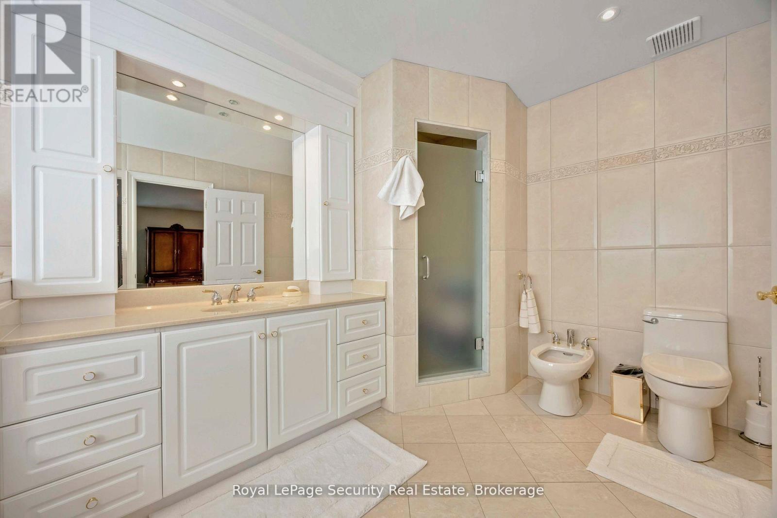 27 Gaydon Avenue, Toronto (Humberlea-Pelmo Park), Ontario  M9M 1G6 - Photo 19 - W12934222