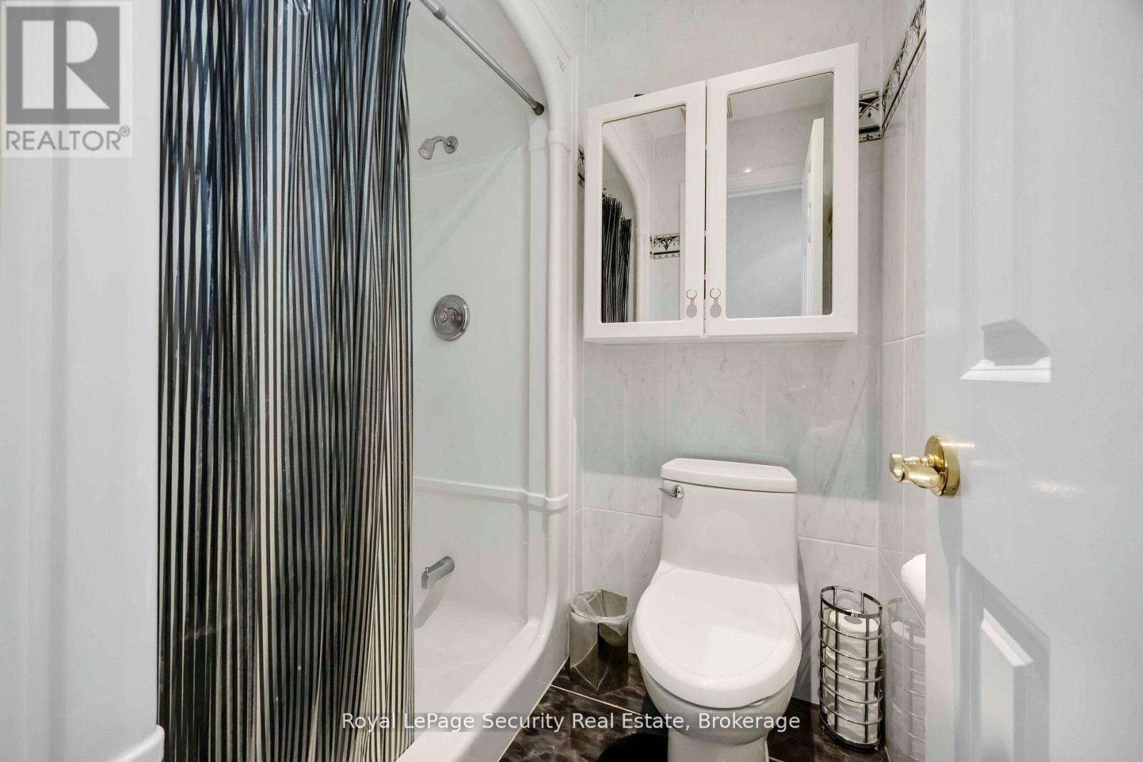 27 Gaydon Avenue, Toronto (Humberlea-Pelmo Park), Ontario  M9M 1G6 - Photo 28 - W12934222