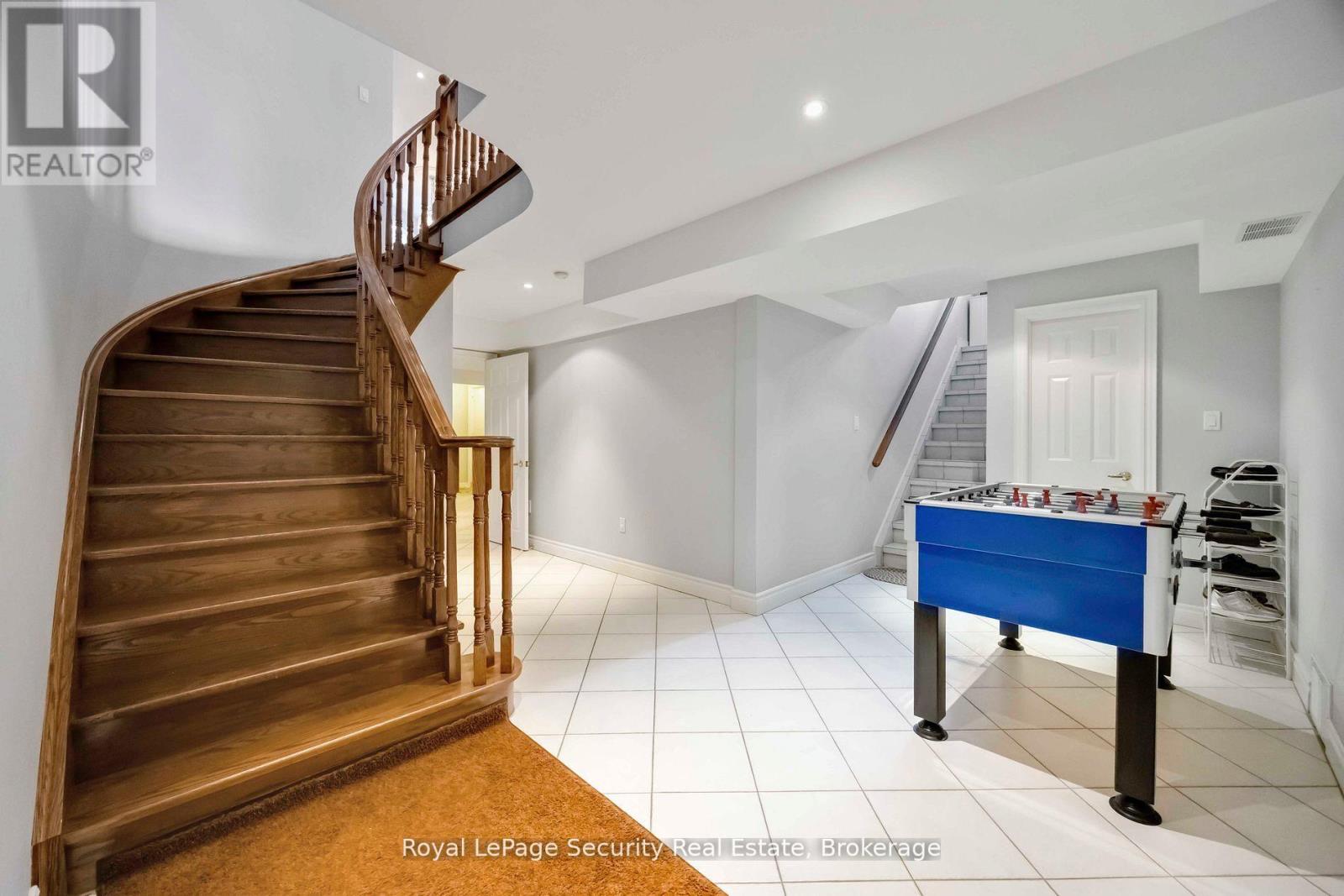 27 Gaydon Avenue, Toronto (Humberlea-Pelmo Park), Ontario  M9M 1G6 - Photo 29 - W12934222