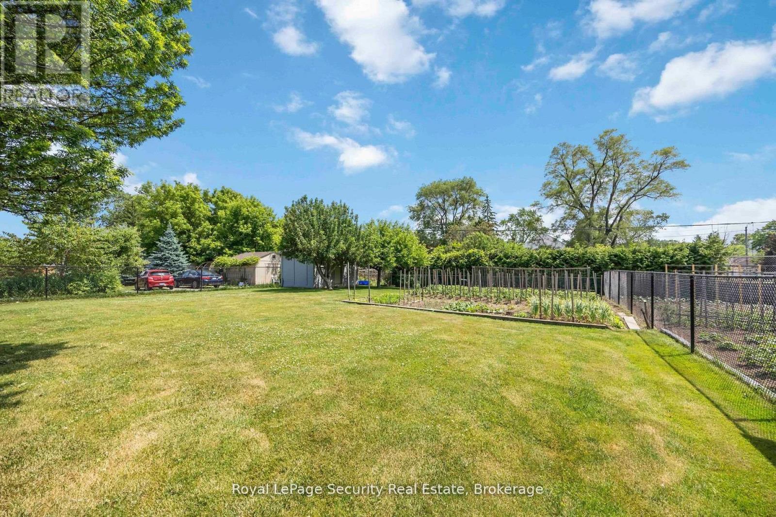 27 Gaydon Avenue, Toronto (Humberlea-Pelmo Park), Ontario  M9M 1G6 - Photo 38 - W12934222