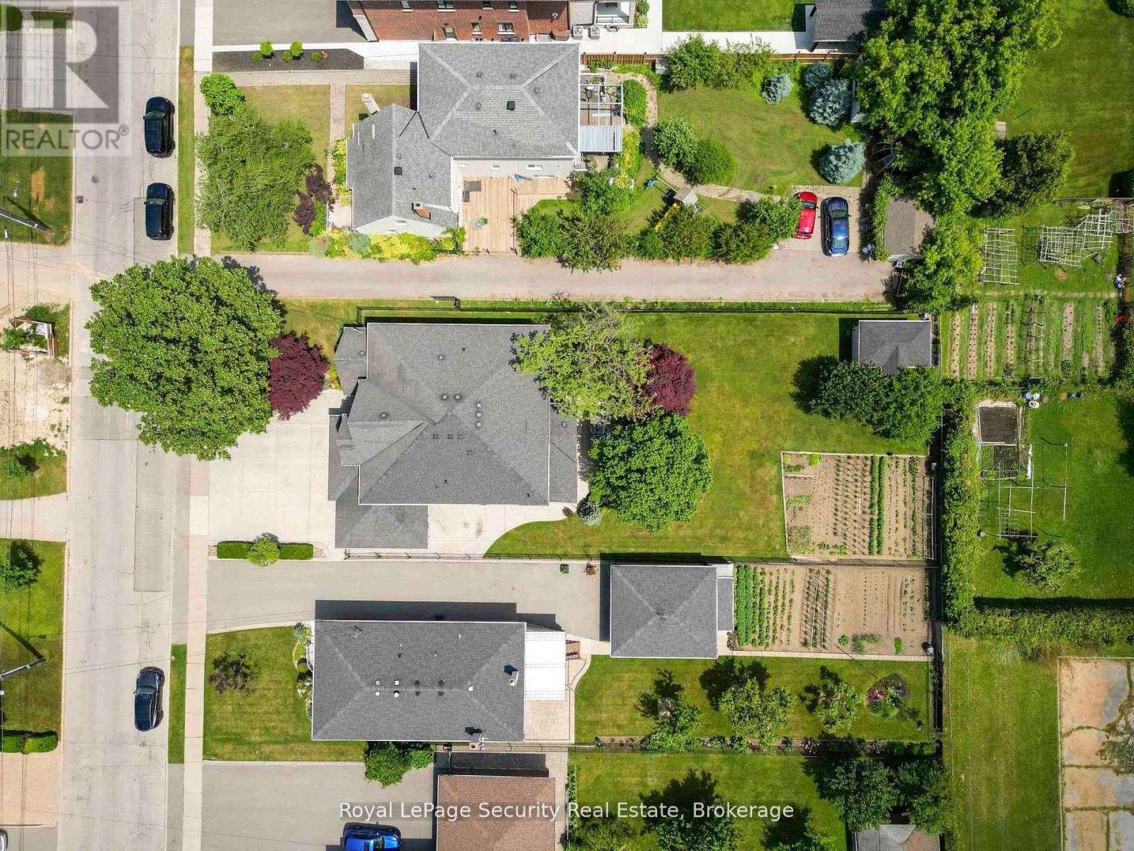 27 Gaydon Avenue, Toronto (Humberlea-Pelmo Park), Ontario  M9M 1G6 - Photo 39 - W12934222