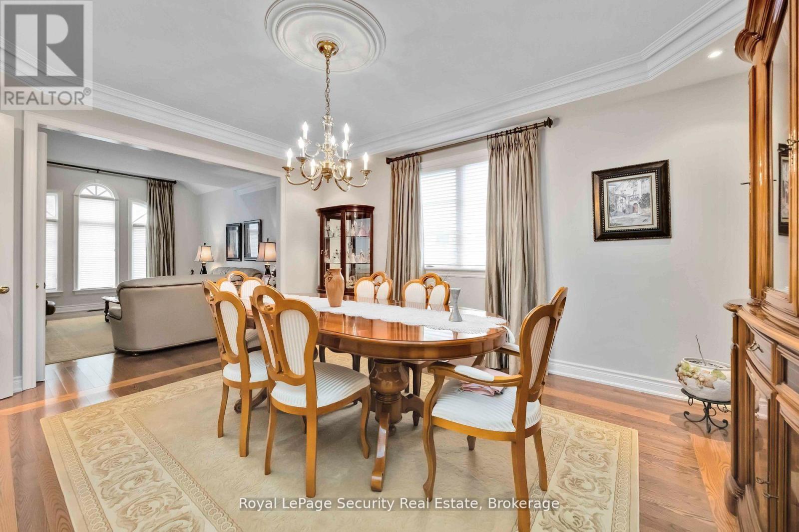 27 Gaydon Avenue, Toronto (Humberlea-Pelmo Park), Ontario  M9M 1G6 - Photo 6 - W12934222