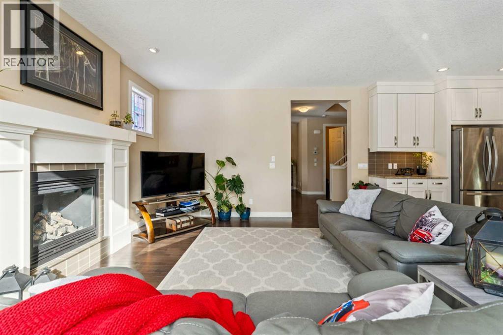 33 Quarry Heights Se, Calgary, Alberta  T2C 5H7 - Photo 5 - A2288730