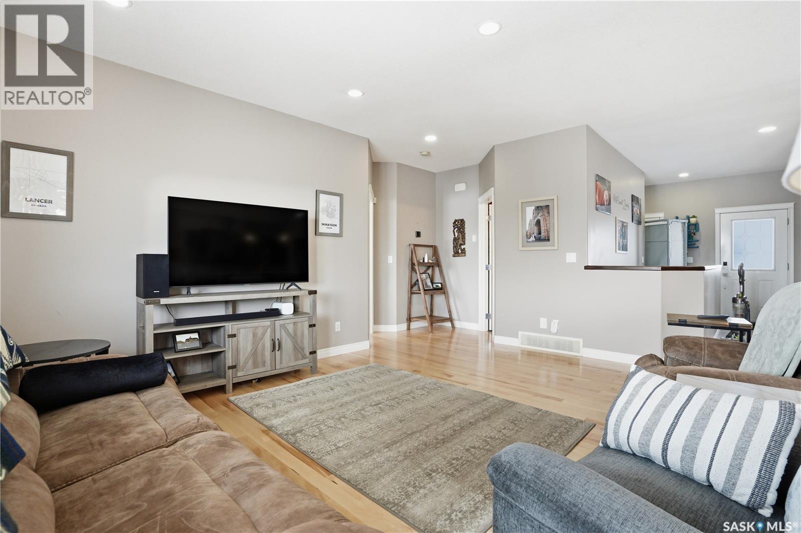 234 Greenfield Crescent, Saskatoon, Saskatchewan  S7R 0B6 - Photo 6 - SK031553