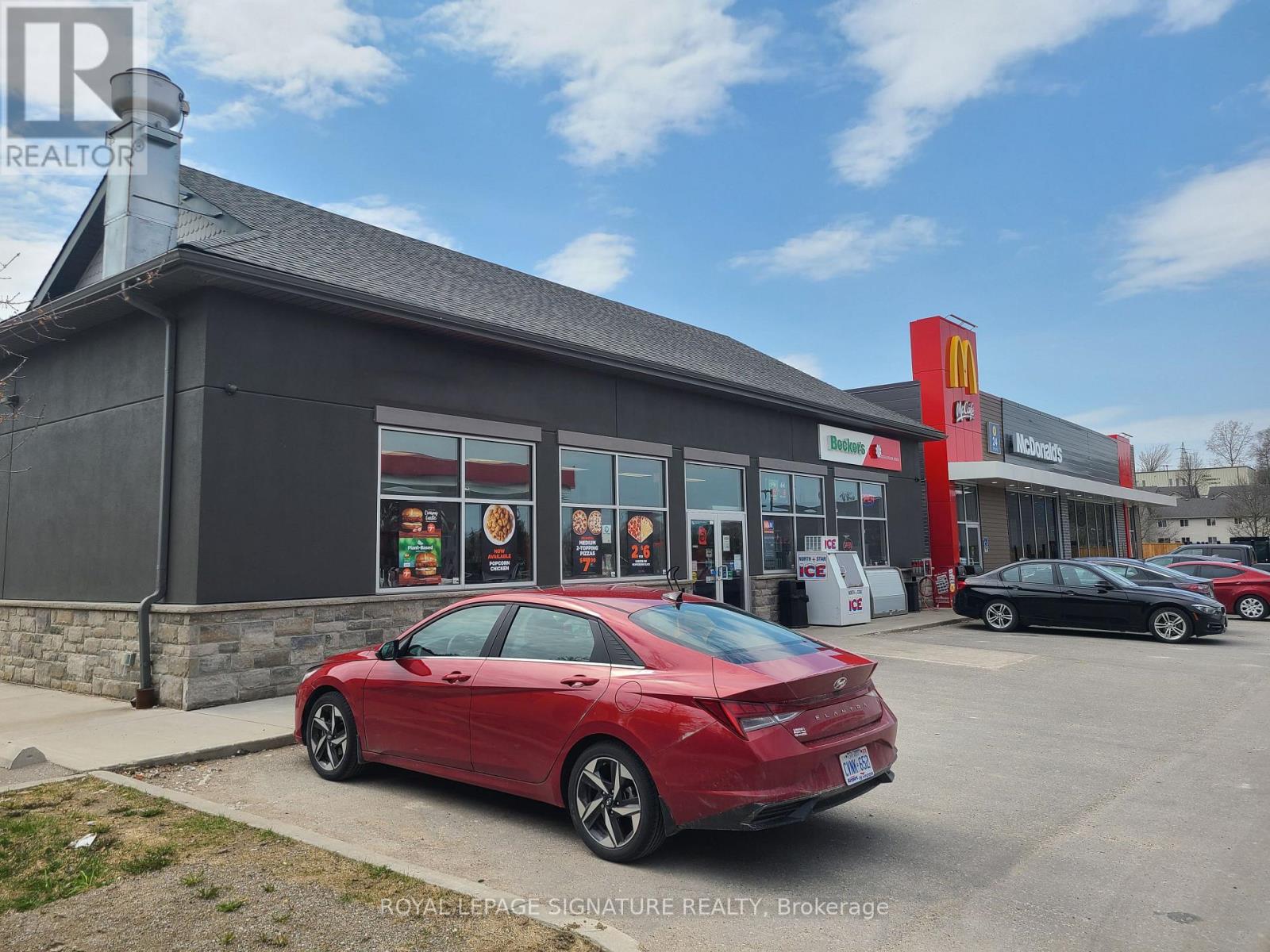 752 Queen Street E, St. Marys, Ontario  N4X 1G2 - Photo 2 - X12934100