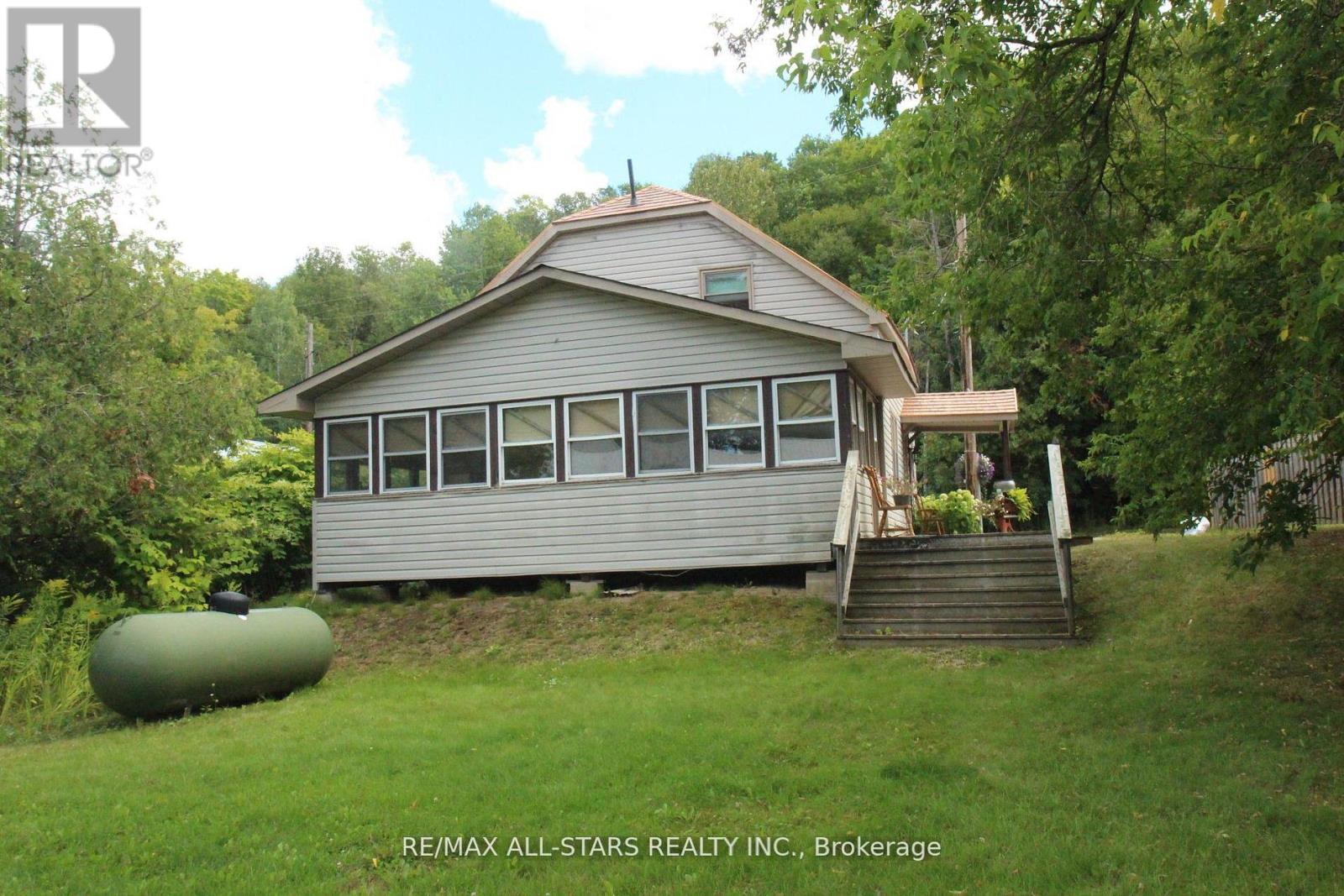 77 Bobcaygeon Road, Minden Hills, Ontario  K0M 2K0 - Photo 4 - X12934192