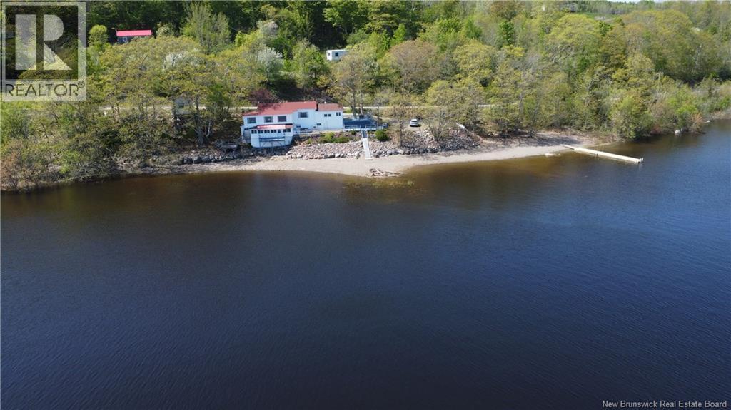 6577 Route 102, Oak Point, New Brunswick  E5M 2G9 - Photo 12 - NB135538