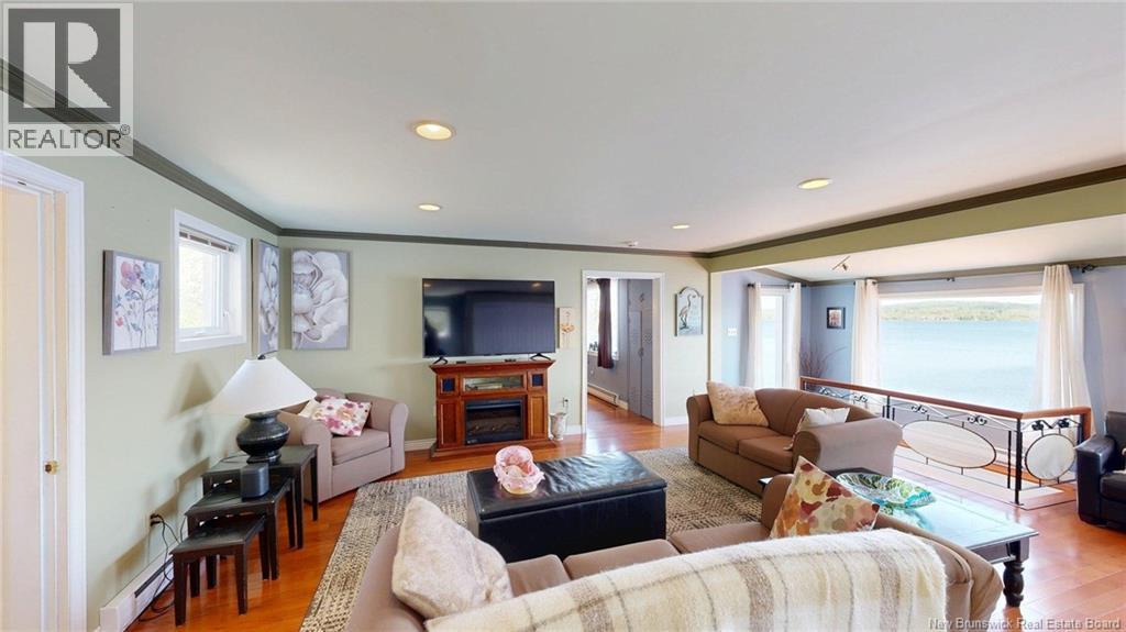 6577 Route 102, Oak Point, New Brunswick  E5M 2G9 - Photo 21 - NB135538