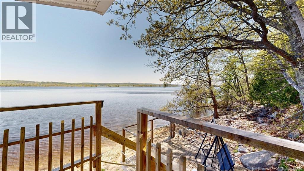 6577 Route 102, Oak Point, New Brunswick  E5M 2G9 - Photo 33 - NB135538