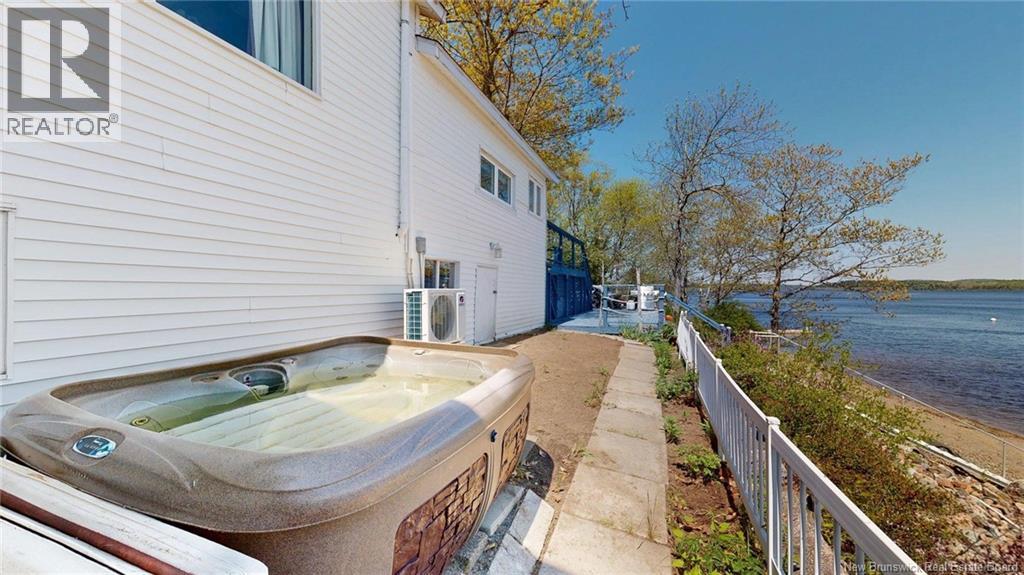 6577 Route 102, Oak Point, New Brunswick  E5M 2G9 - Photo 48 - NB135538