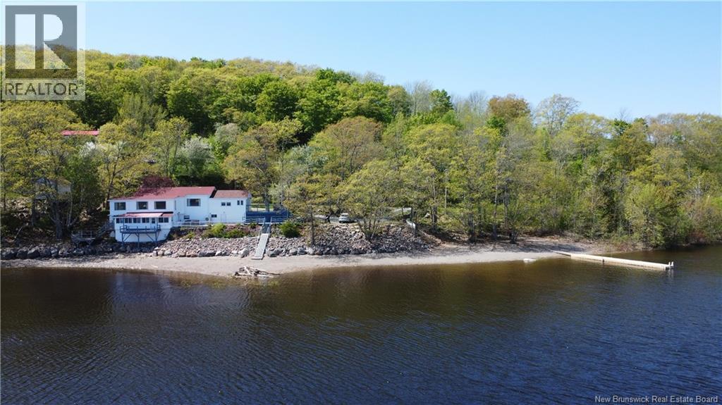 6577 Route 102, Oak Point, New Brunswick  E5M 2G9 - Photo 8 - NB135538
