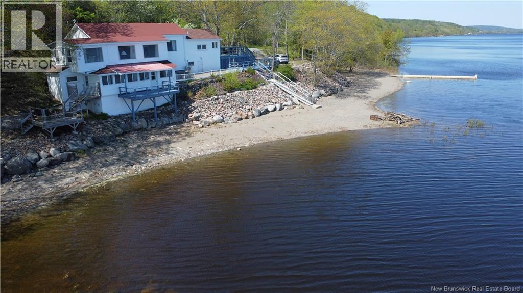6577 Route 102, Oak Point, New Brunswick  E5M 2G9 - Photo 9 - NB135538