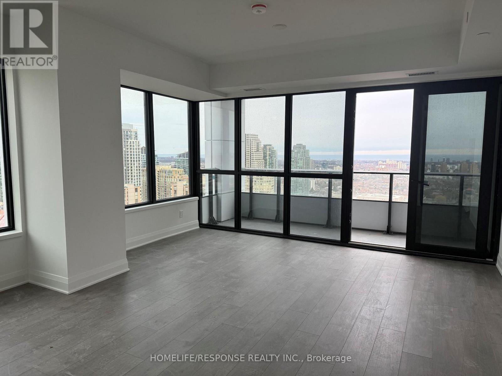 2502 - 2 Erskine Road, Mississauga (City Centre), Ontario  L5B 0S1 - Photo 9 - W12930592